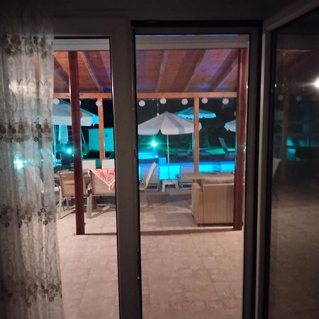 Maria Lemoni Swimming Pool Apartment Неа-Скиони Экстерьер фото