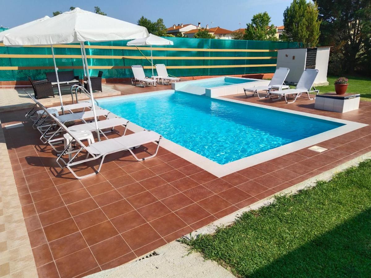 Maria Lemoni Swimming Pool Apartment Неа-Скиони Экстерьер фото