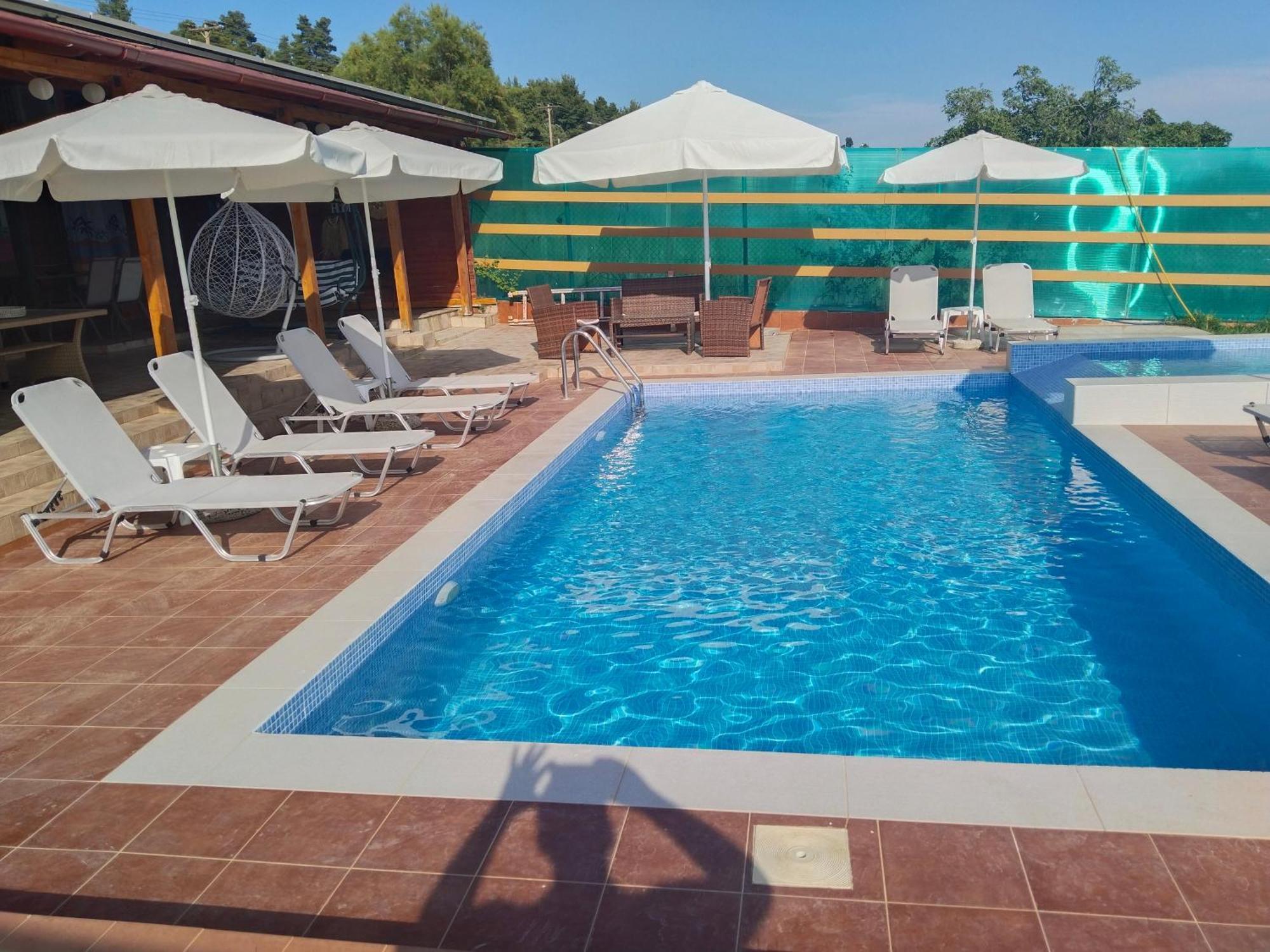 Maria Lemoni Swimming Pool Apartment Неа-Скиони Экстерьер фото